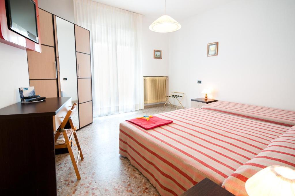 Hotel Milan Rosolina Mare Cameră foto